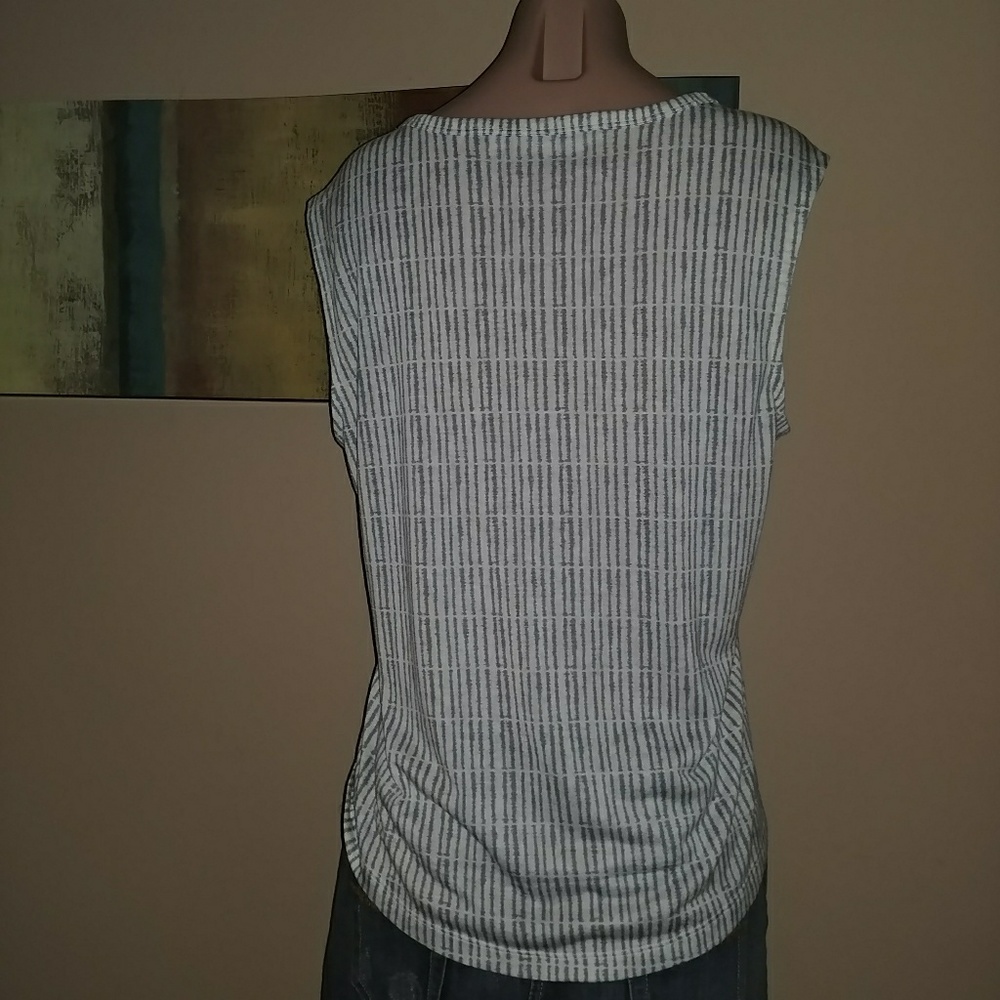 ATHLETA TANK TOP SHIRT GREY & WHITE MEDIUM - Picture 2 of 3